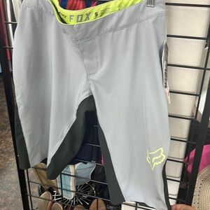 Fox Racing Women’s Attack MTB Shorts Gray Black Size S NWT